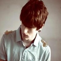 彩绘气质男生插画头像