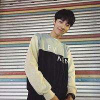 气质男生高冷神头像背影