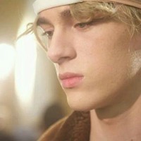 成熟气质男生背影头像