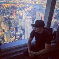 气质男生卡通黑色头像 气质男生卡通黑色头像