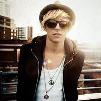 微信成熟气质男生头像