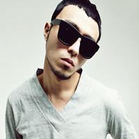 气质男生西服头像