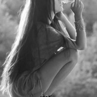 白色背影带字唯美伤感女生 白色背影带字唯美伤感女生