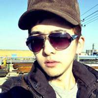 黑白帅哥漫画素描头像 黑白帅哥漫画素描头像