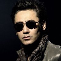 微信成熟男人带墨镜头像图片