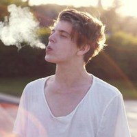 简单朴素成熟男人头像