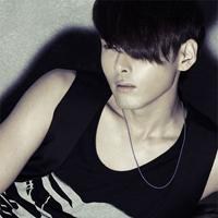 成熟男人稳重头像动漫