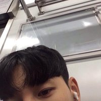 眼镜卡通酷男头像