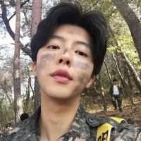 中分头像男生韩国