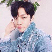 中分头像男生韩国