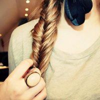 侧面女生马尾头像