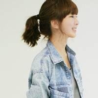 侧面女生马尾头像