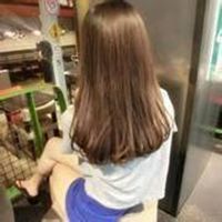 卷发头像女生背影