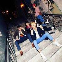 四人头像两男两女一共四张