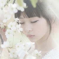 在花丛中的女生头像