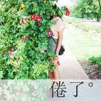 在花丛中的女生头像