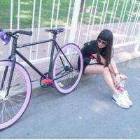 女人骑自行车头像