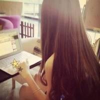 女生头发披肩头像