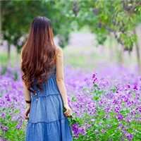 女生花丛头像