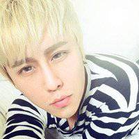 微信头像染发男生帅气