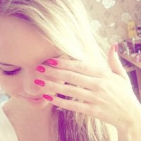 微信金发美女头像