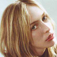 微信金发美女头像