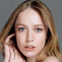 微信金发美女头像