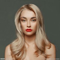 微信金发美女头像