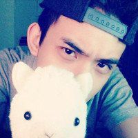 戴黑色帽子男生头像