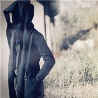 戴黑色帽子男生头像