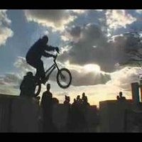 攀爬自行车头像