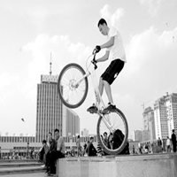攀爬自行车头像