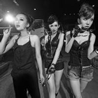 校园头像女三人霸气