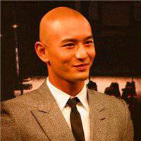 欧美光头男头像图片