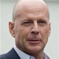 欧美光头男头像图片