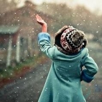 淡雅头像女生飘雪