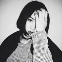 短发头像女生高冷黑白