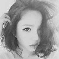 短发头像女生高冷黑白