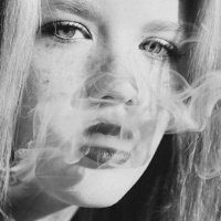 社会头像女抽烟