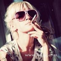 社会头像女抽烟