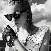 社会头像女抽烟