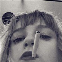 社会头像女生霸气吸烟