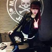 社会头像女生霸气吸烟