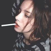 社会头像女生霸气吸烟