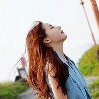 秋天头像女背影图片