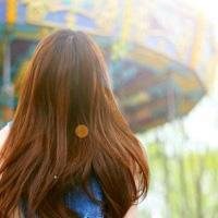 秋天头像女背影图片