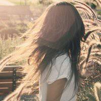 秋天头像女背影图片