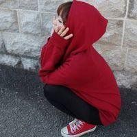 红色帽子头像女生