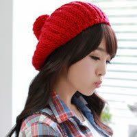 红色帽子头像女生