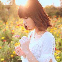 美女侧面花海头像